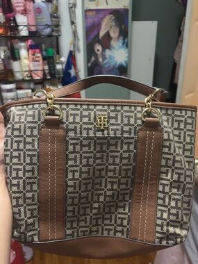 Tommy Hilfiger Navy and Brown Monogram Interior Tote